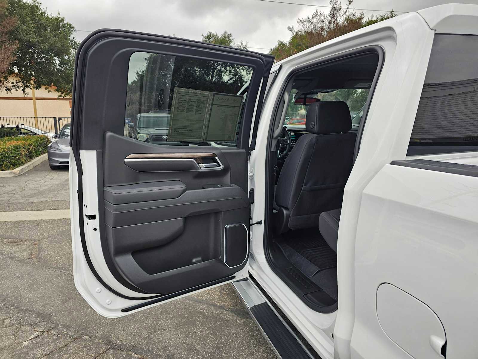 Used 2025 Chevrolet Silverado 1500 LT w/ Convenience Package II image 15