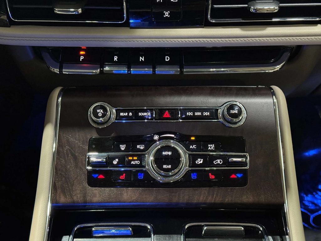 Certified 2023 Lincoln Aviator Reserve w/ Elements Package Plus AWD/4WD image 8
