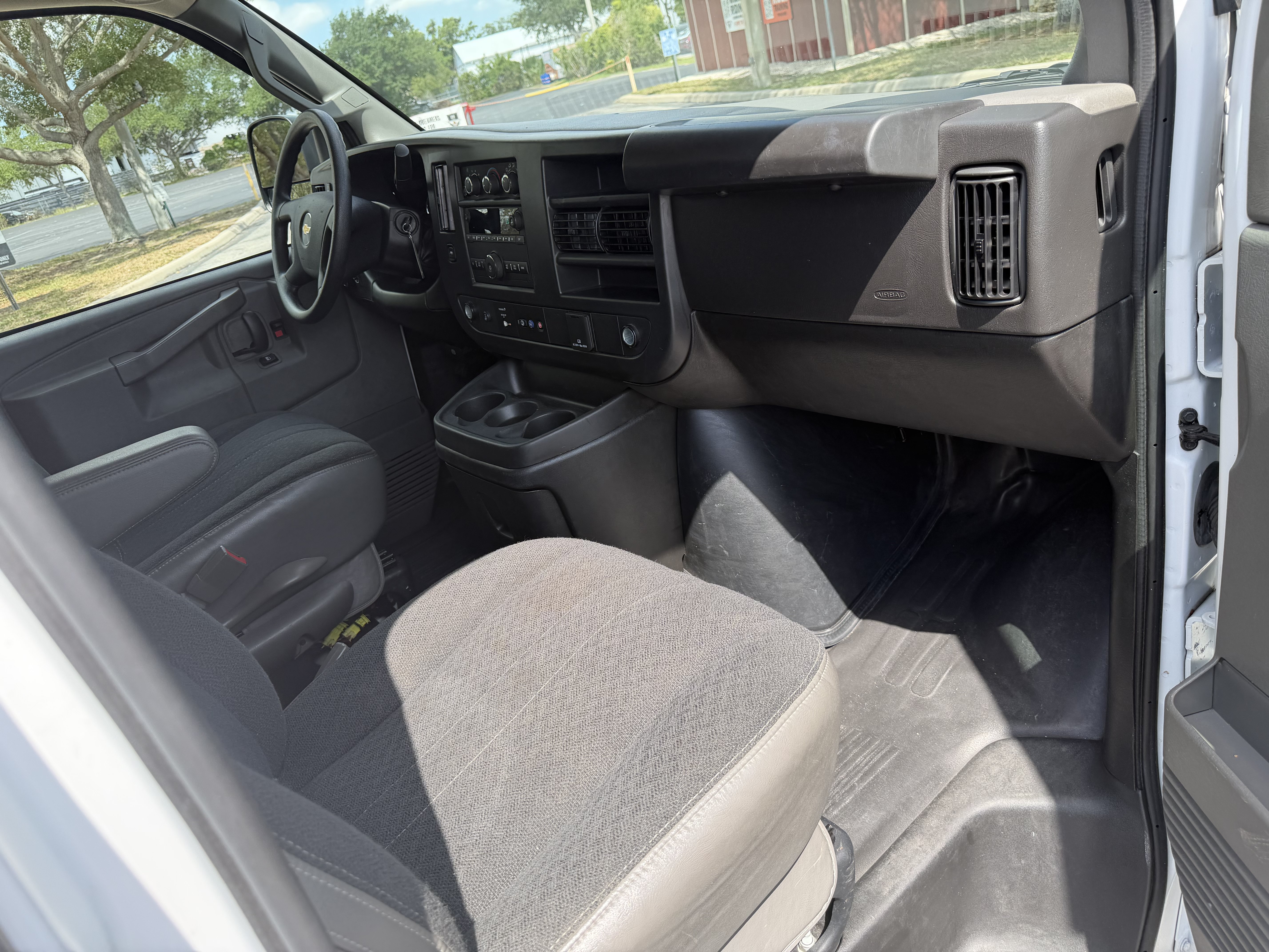 Used 2025 Chevrolet Express 2500 w/ Driver Convenience Package RWD image 19
