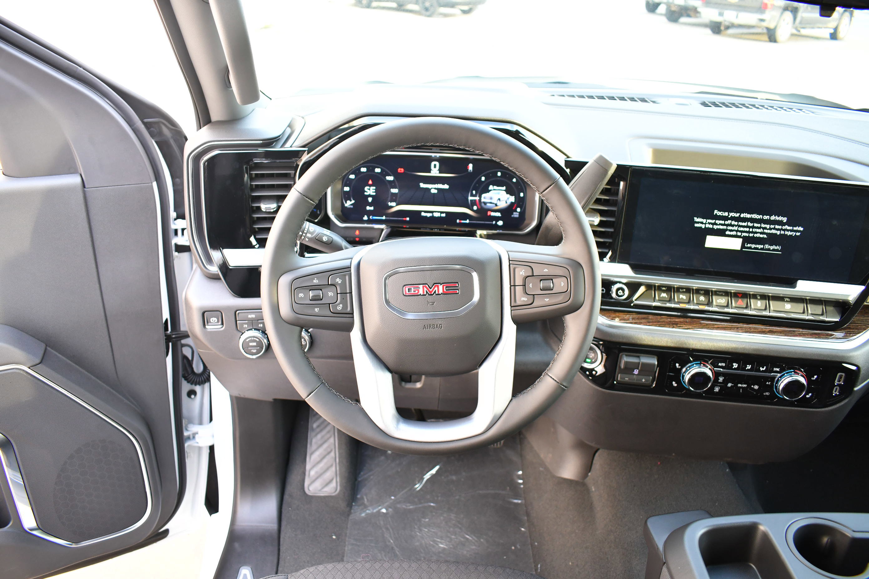 New 2026 GMC Sierra 1500 SLE w/ Preferred Package image 17