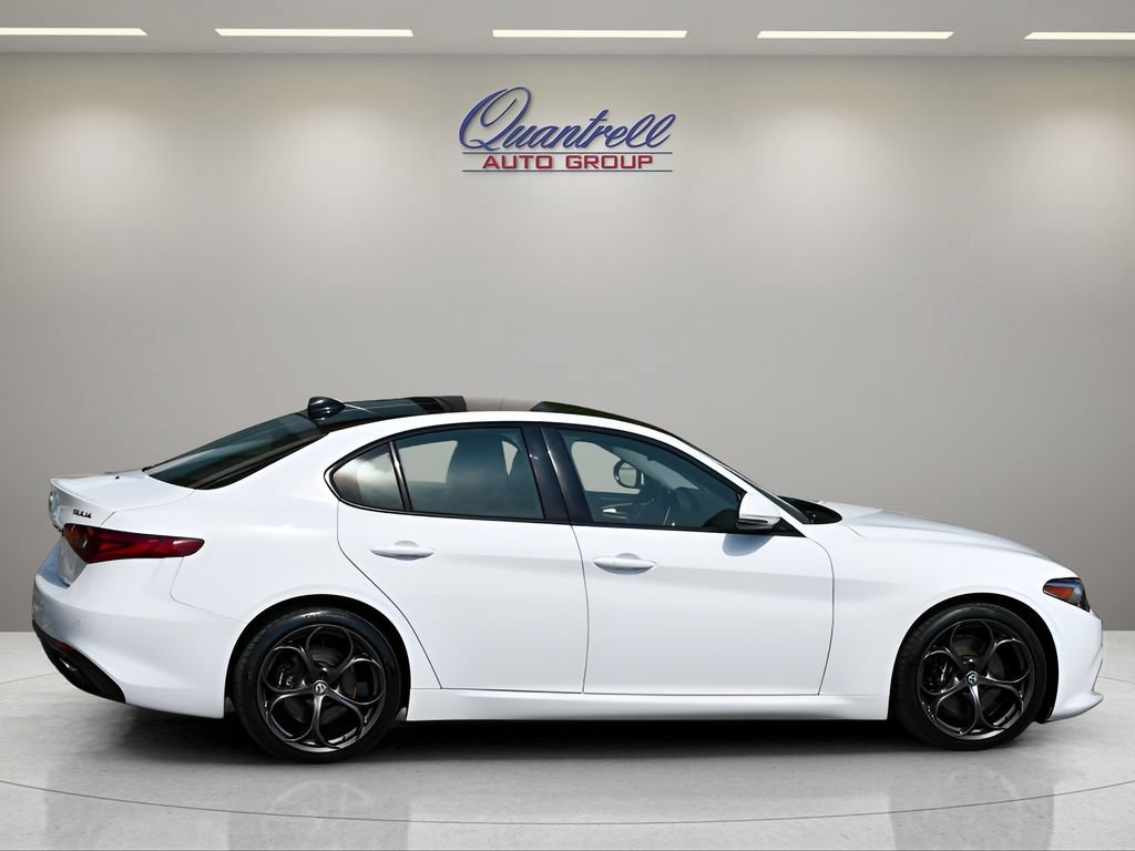 Used 2018 Alfa Romeo Giulia Ti Sport w/ Quick Order Package 22S Sport AWD/4WD image 3