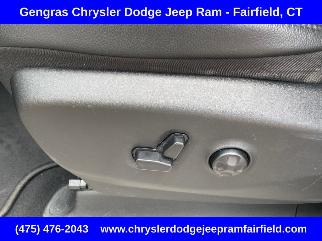 Used 2020 Chrysler Pacifica Touring-L Plus FWD image 55