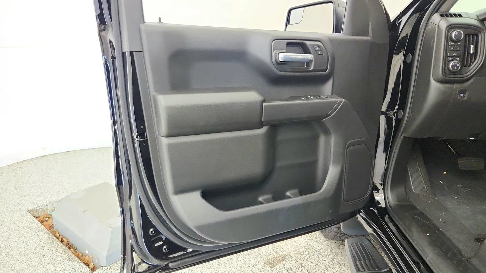 New 2026 Chevrolet Silverado 1500 Custom Trail Boss AWD/4WD image 28
