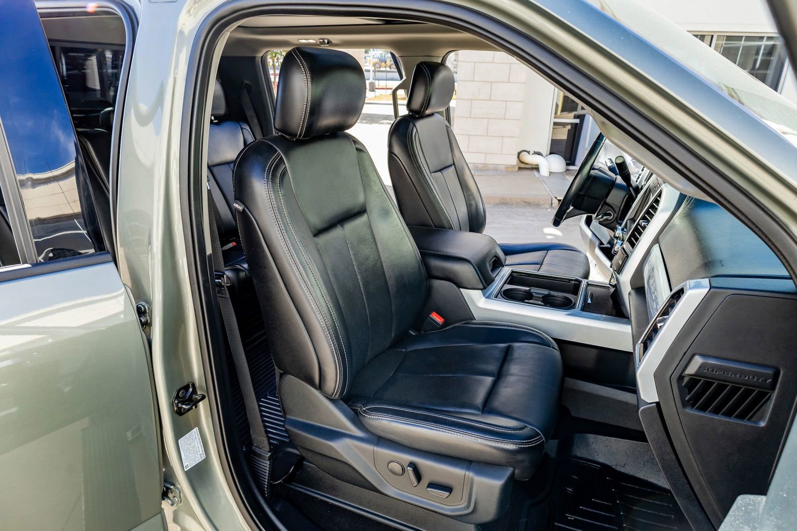 Used 2020 Ford F250 Lariat image 29