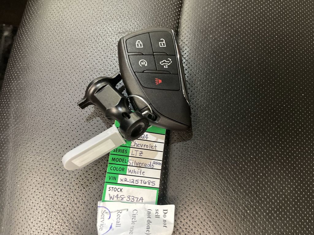 Used 2024 Chevrolet Silverado 2500 LTZ w/ LTZ Premium Package AWD/4WD image 29