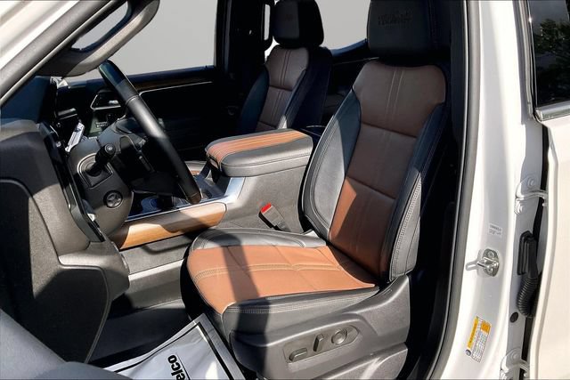 Certified 2024 Chevrolet Silverado 1500 High Country w/ High Country Premium Package AWD/4WD image 25
