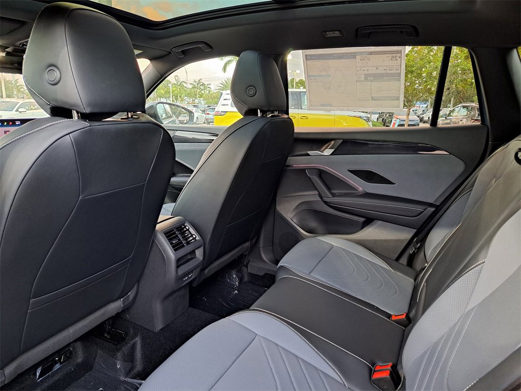 New 2026 Volkswagen Tiguan SE R-Line image 5