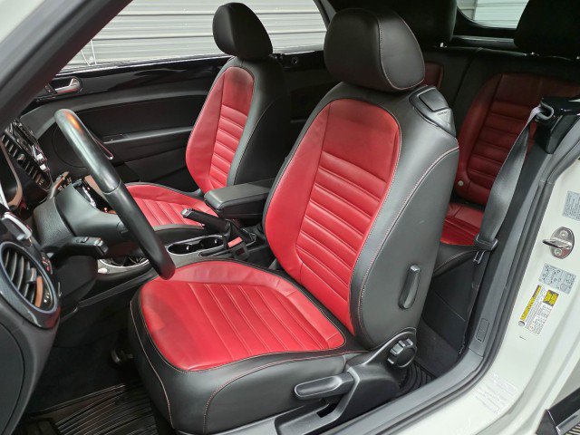 Used 2013 Volkswagen Beetle 2.0T FWD image 14