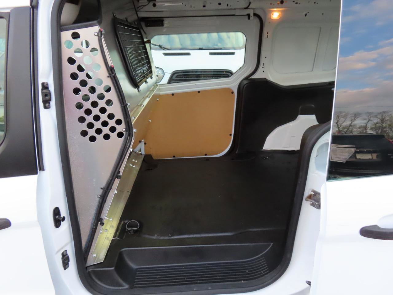 Used 2015 Ford Transit Connect XL FWD image 12