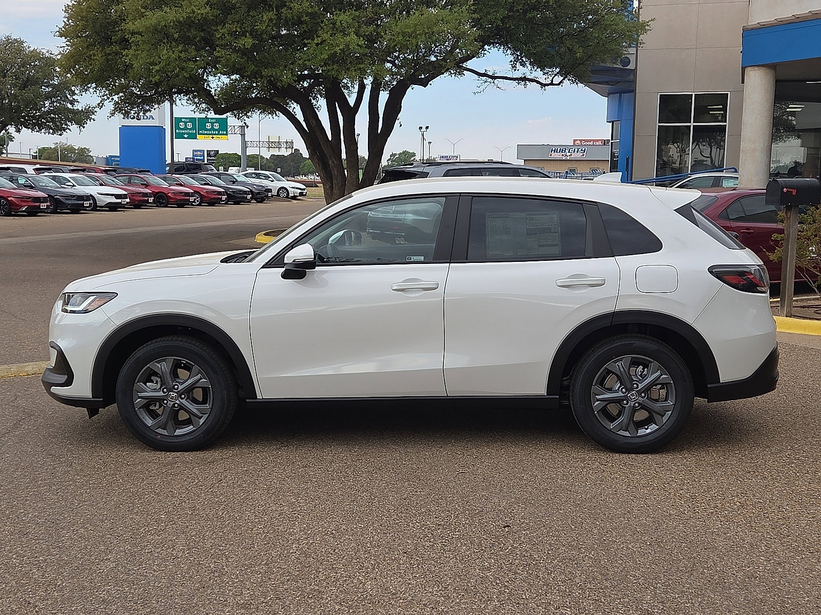 New 2026 Honda HR-V LX image 2