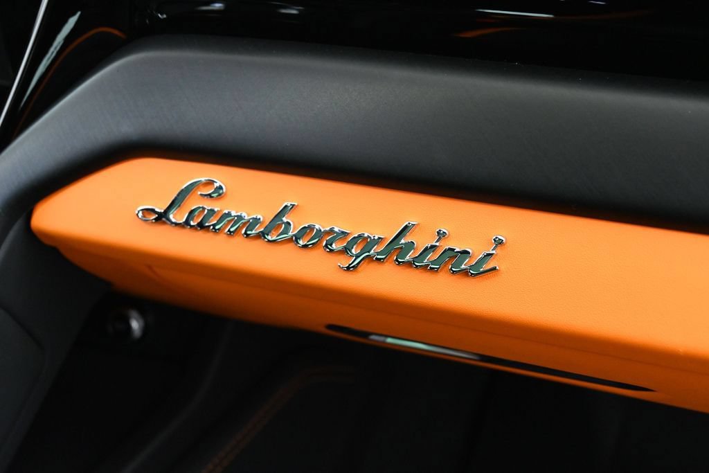 Used 2023 Lamborghini Urus S AWD/4WD image 34