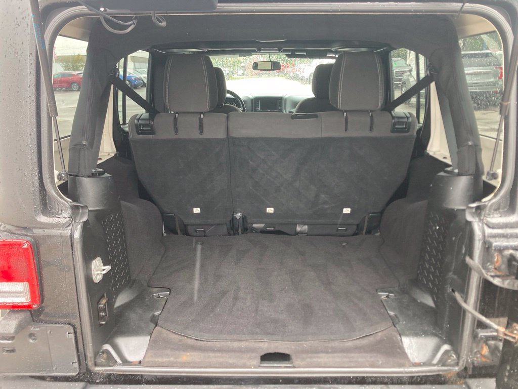 Used 2018 Jeep Wrangler Unlimited Rubicon w/ Dual Top Group AWD/4WD image 9