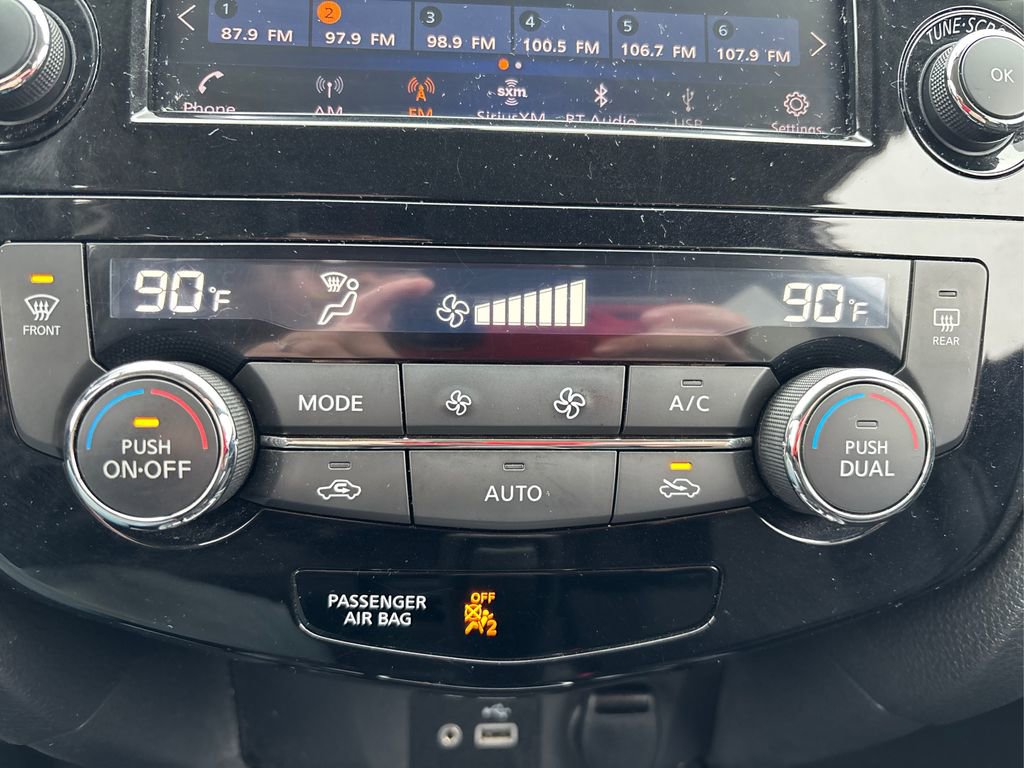 Used 2018 Nissan Rogue SV image 31