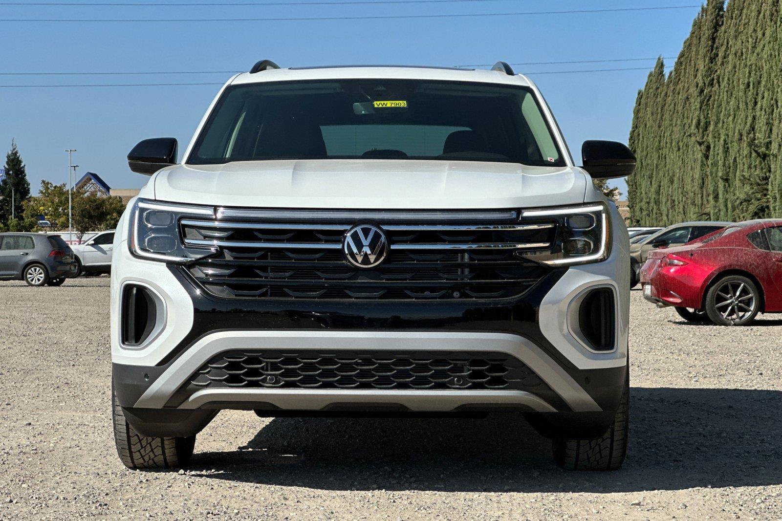 New 2026 Volkswagen Atlas Peak Edition AWD/4WD image 8