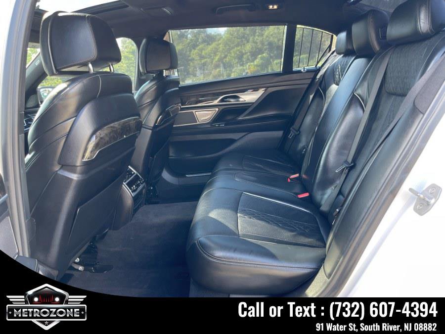 Used 2019 BMW 750i 750i Sedan image 19