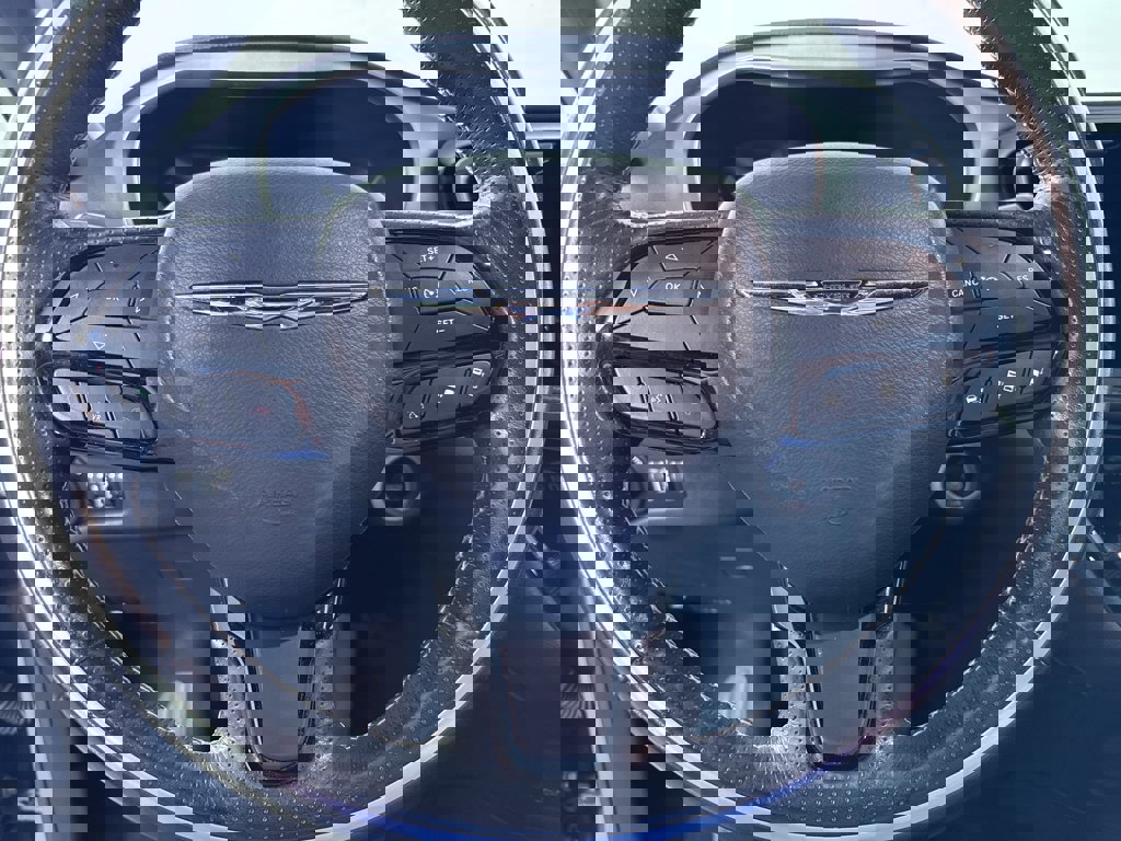 Used 2020 Chrysler Pacifica Limited w/ Advanced Safetytec Group image 25