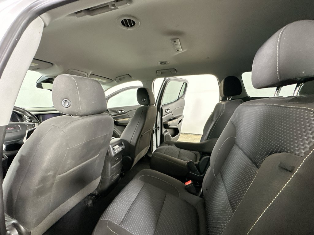 Used 2023 GMC Acadia SLE FWD image 15