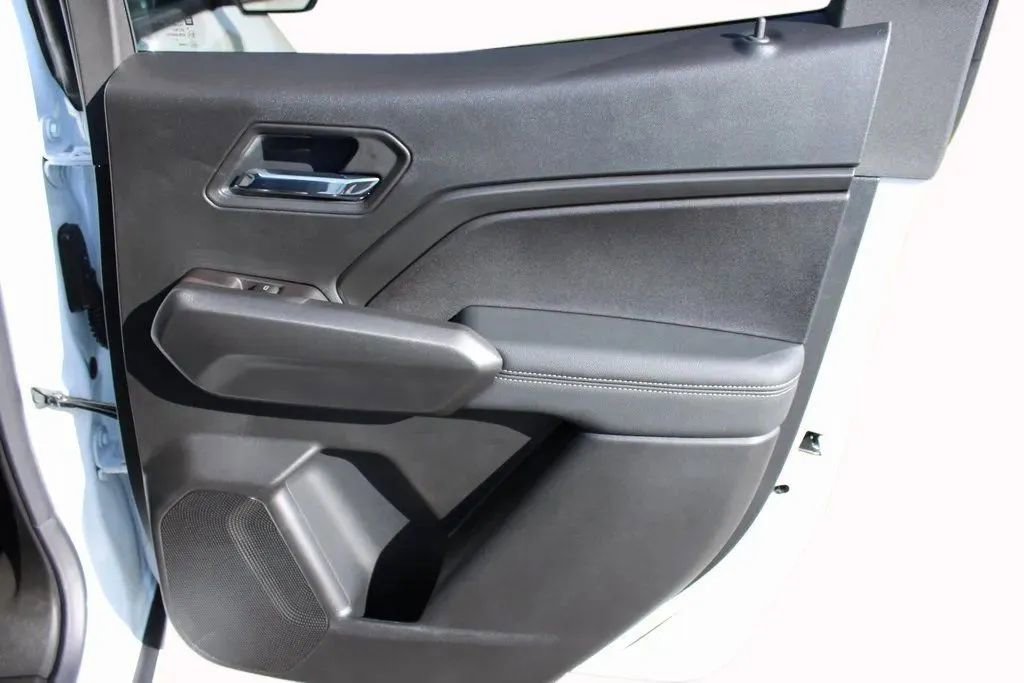 New 2026 GMC Canyon Elevation w/ LPO, Black Badging Package image 24