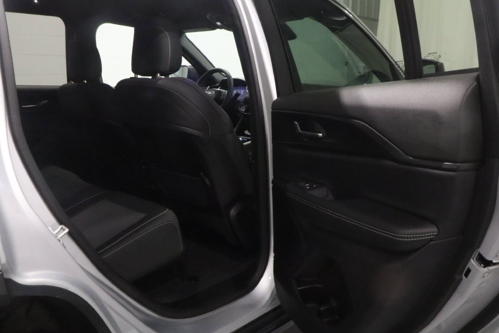 Certified 2024 Jeep Grand Cherokee Laredo w/ Luxury Tech Group I AWD/4WD image 17