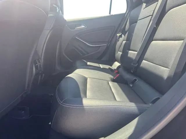 Used 2021 Mercedes-Benz GLA 250 4MATIC image 14