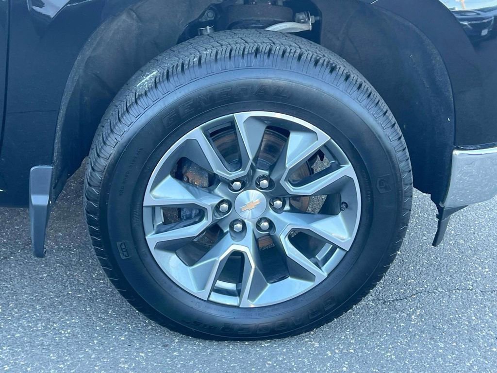 Used 2025 Chevrolet Silverado 1500 LT AWD/4WD image 10