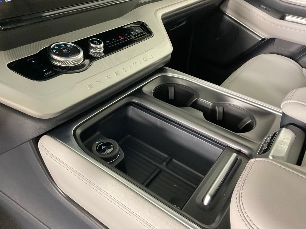 New 2027 Ford Expedition Max Active RWD image 21