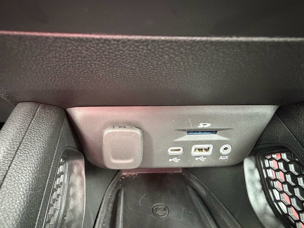 Used 2022 Chevrolet TrailBlazer RS w/ Technology Package image 26