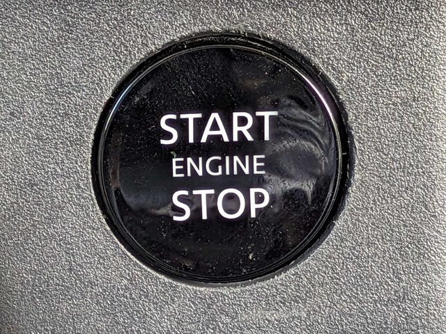 Used 2025 Nissan Rogue SV FWD image 27