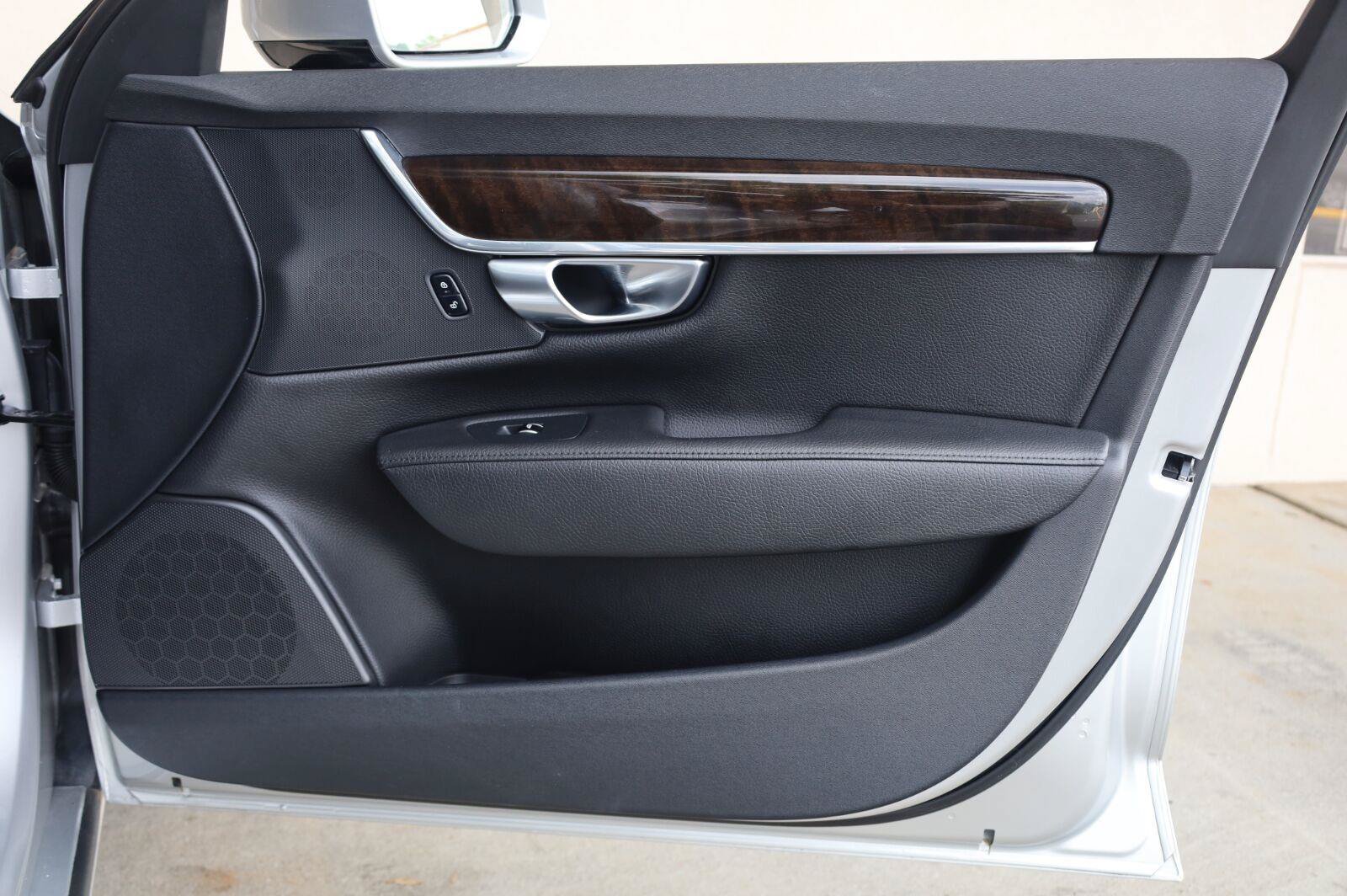 Used 2018 Volvo S90 T5 Momentum w/ Convenience Package FWD image 28