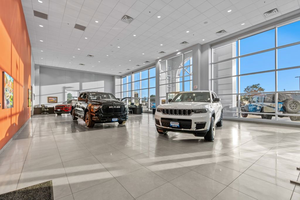 Used 2005 GMC Yukon XL SLT w/ SLT Preferred Equipment Group image 10