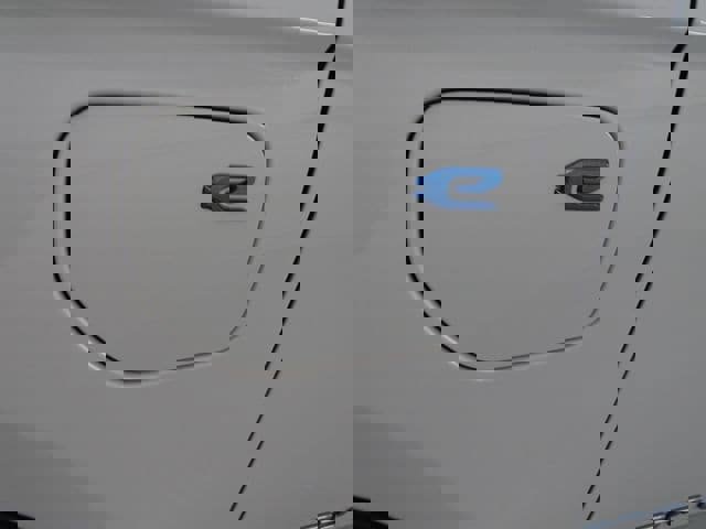 Certified 2023 Jeep Grand Cherokee 4WD 4xe w/ Luxury Tech Group II image 25