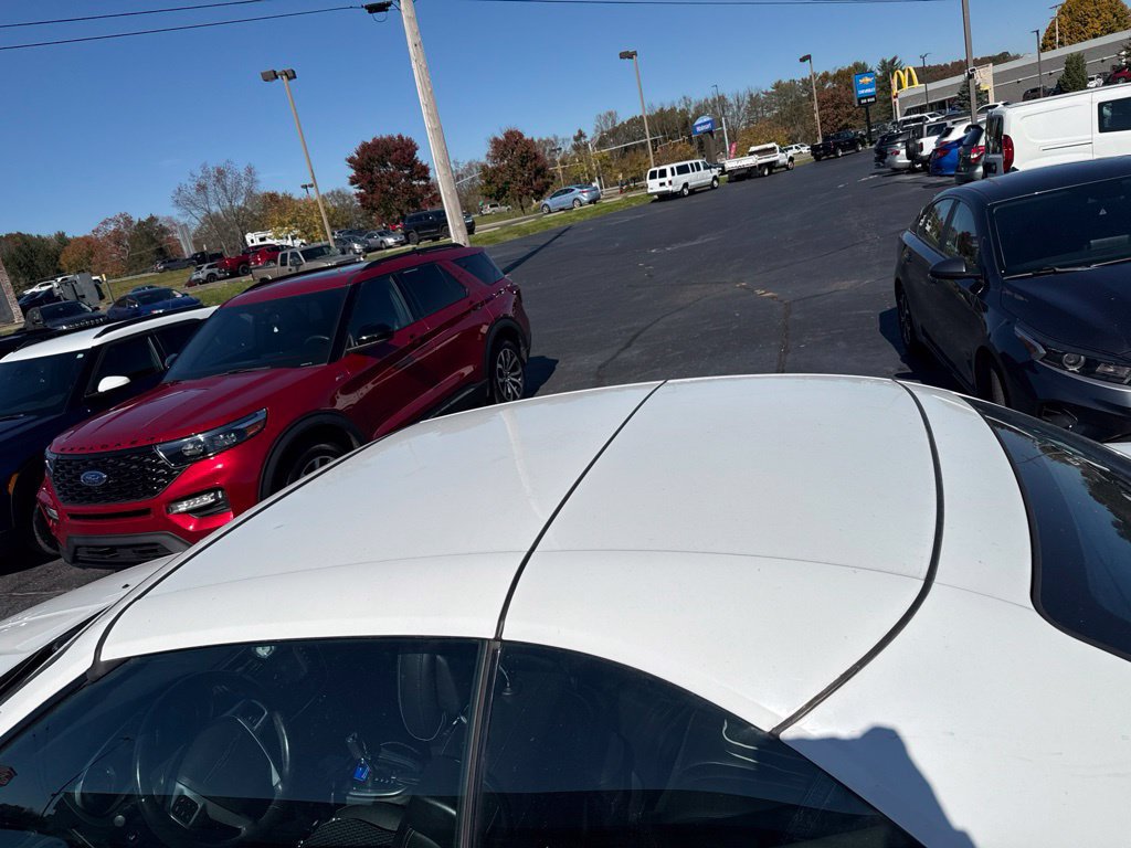 Used 2013 Chrysler 200 Limited FWD image 9