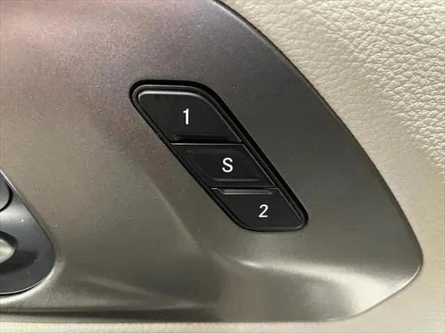 New 2023 Chrysler Pacifica Touring-L w/ S Appearance Package image 14