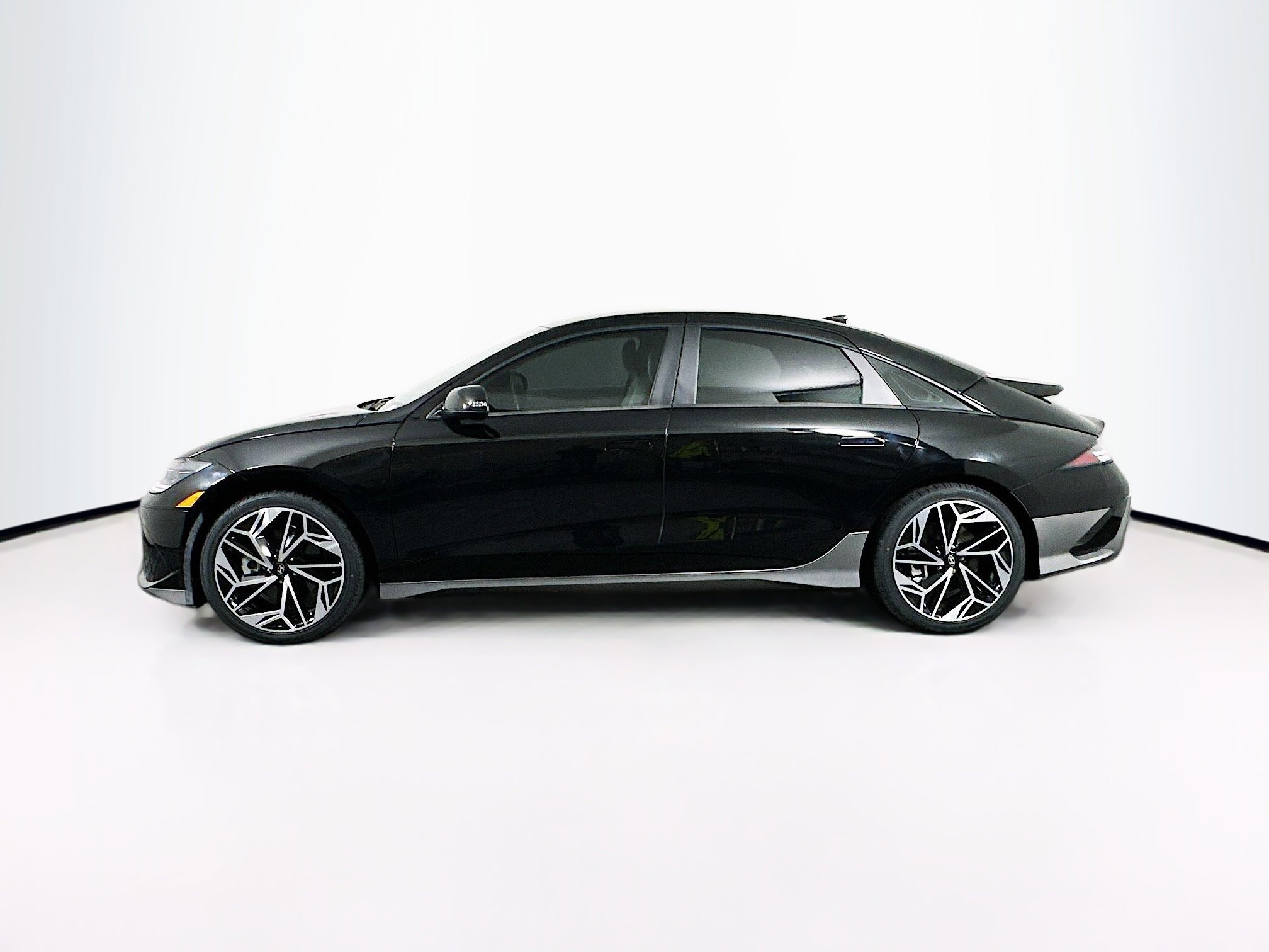 Used 2024 Hyundai Ioniq 6 SEL RWD image 4