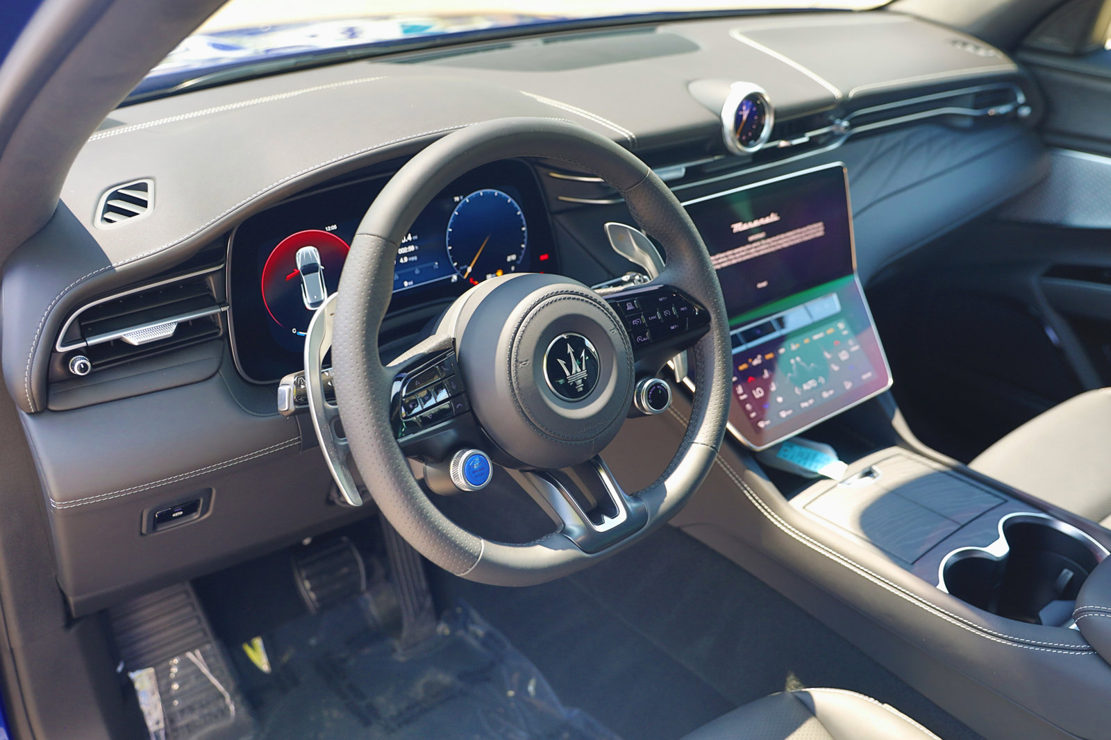 New 2024 Maserati Grecale GT image 18