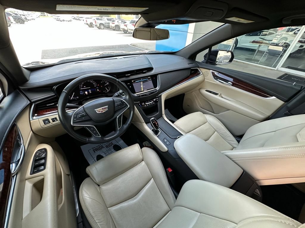 Used 2017 Cadillac XT5 Premium Luxury w/ Driver Assist Package FWD image 16