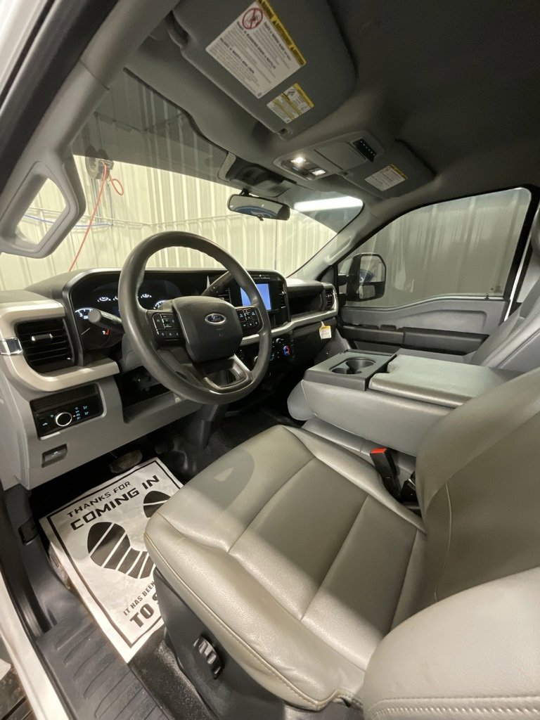 Used 2024 Ford F350 XL w/ Camper Package image 9