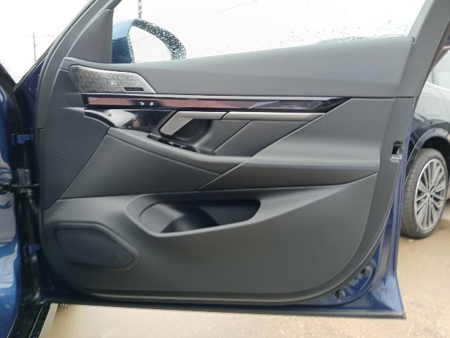 New 2026 BMW 530i w/ M Sport Package RWD image 18