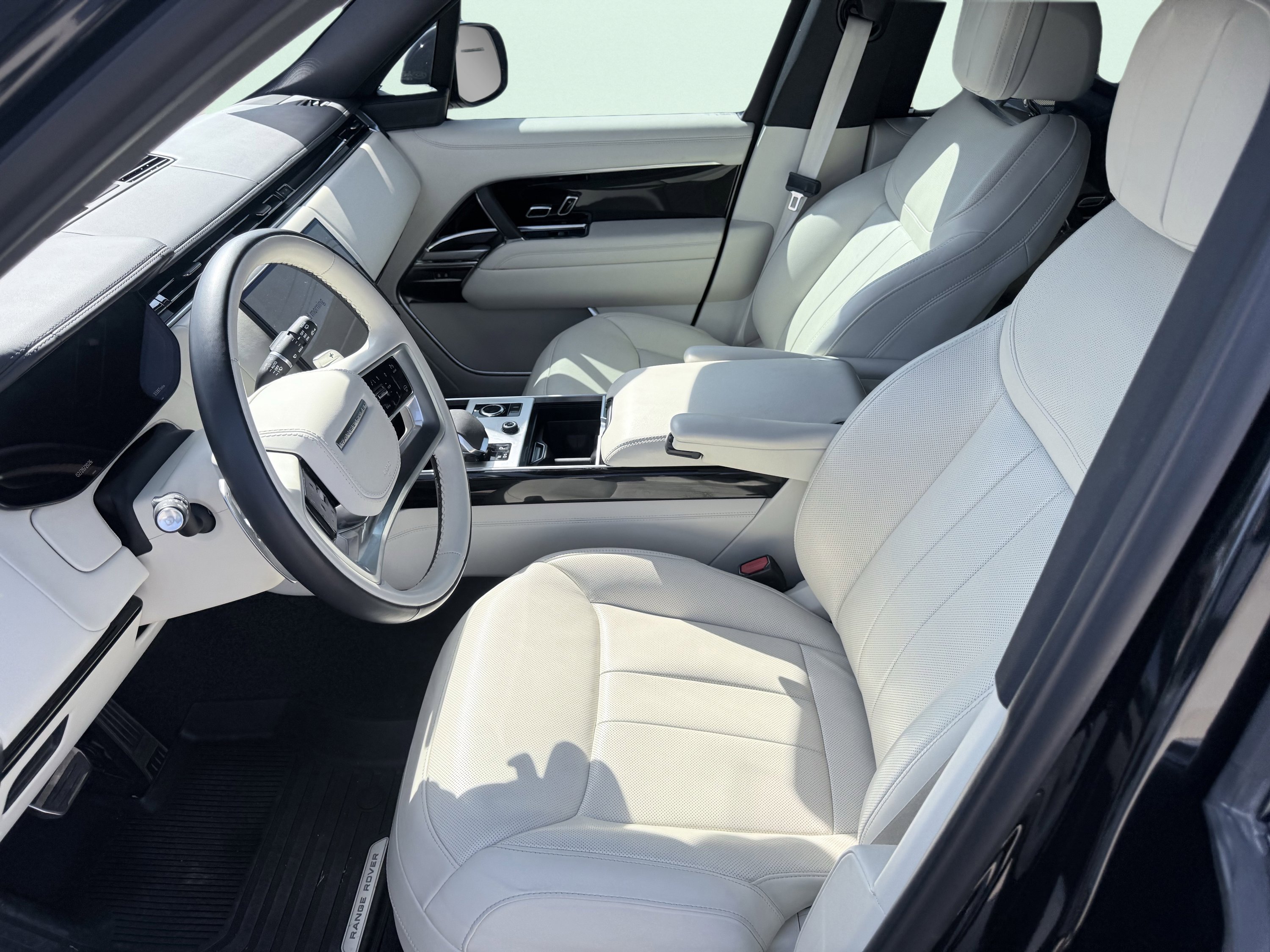 Used 2023 Land Rover Range Rover Long Wheelbase Autobiography image 34