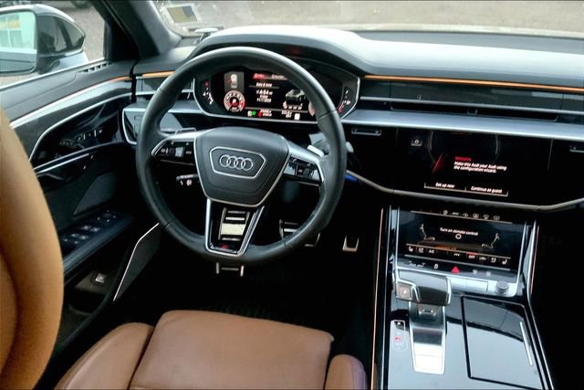 Used 2022 Audi S8 image 5