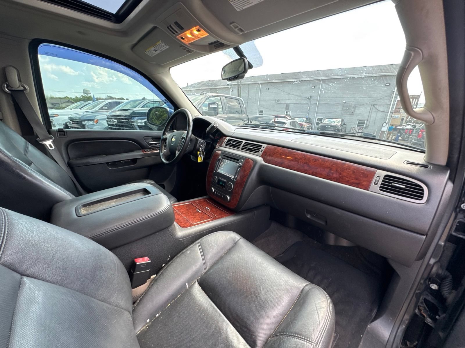 Used 2013 Chevrolet Tahoe LTZ AWD/4WD image 35