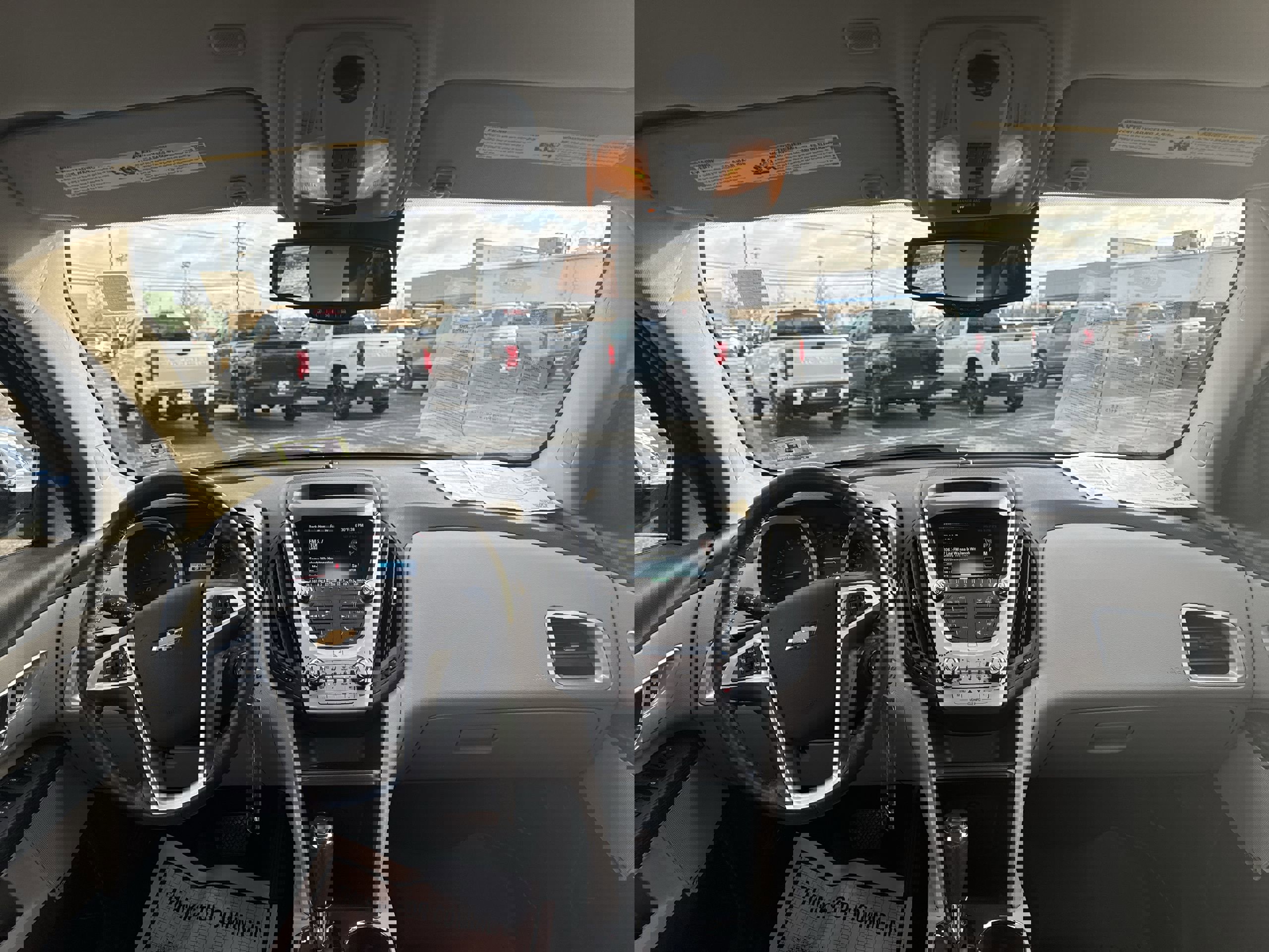 Used 2017 Chevrolet Equinox Premier w/ Enhanced Convenience Package image 21