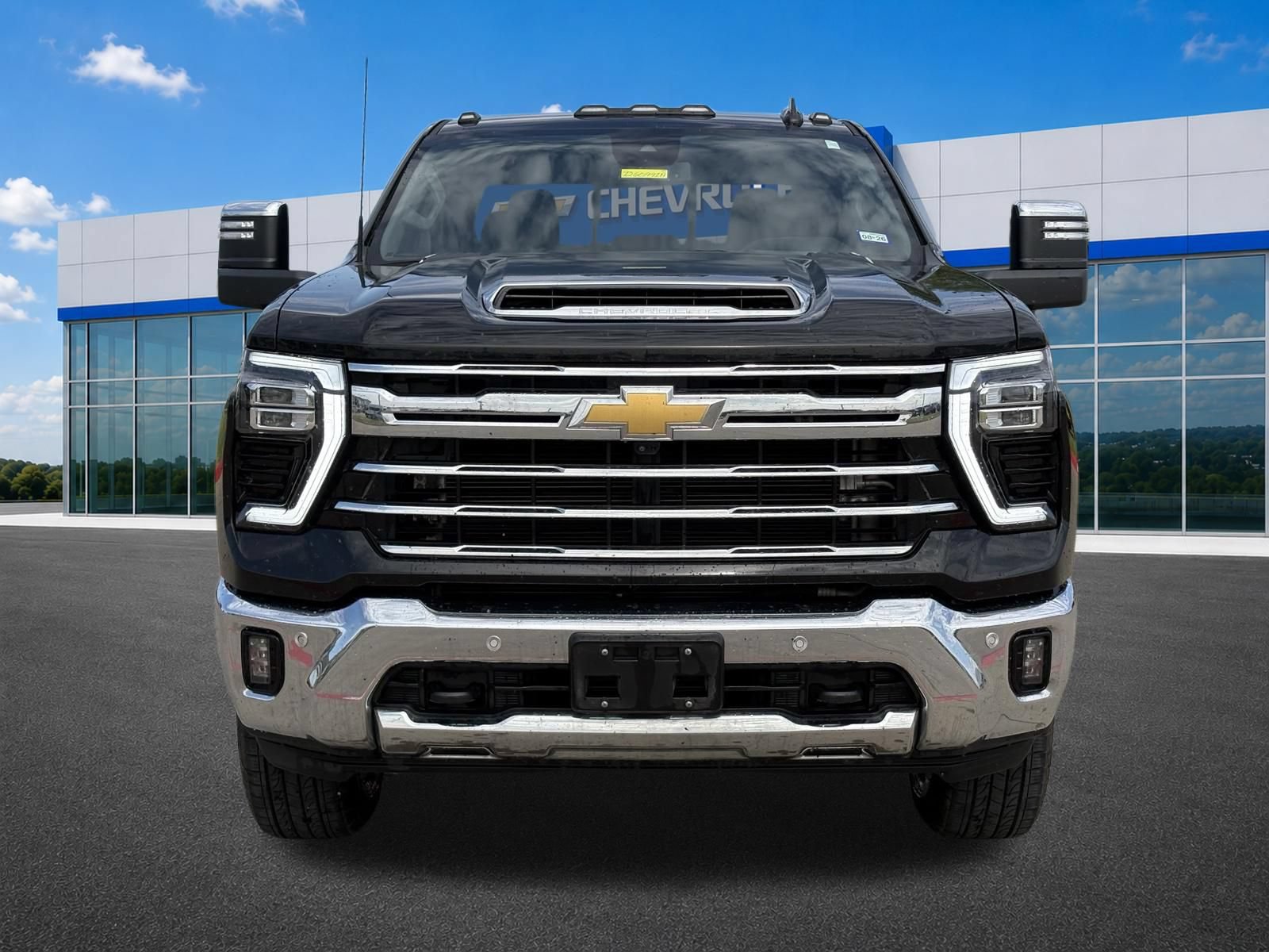 Used 2024 Chevrolet Silverado 2500 LTZ w/ LTZ Texas Edition AWD/4WD image 2