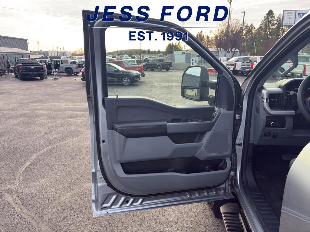 Used 2024 Ford F450 XLT w/ FX4 Off-Road Package image 16