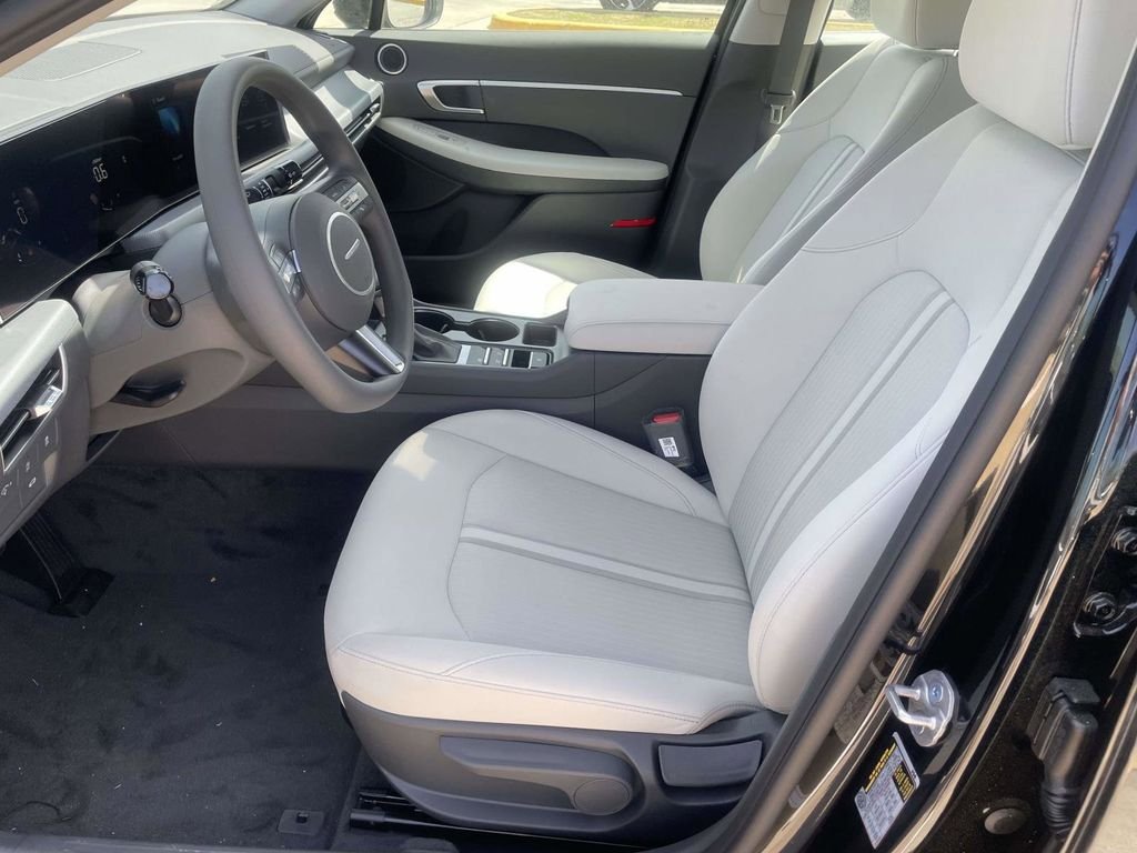 New 2026 Hyundai Sonata SE FWD image 11