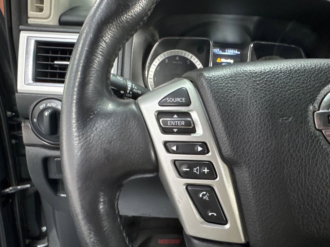 Used 2018 Nissan Titan SV w/ SV Convenience Package image 10