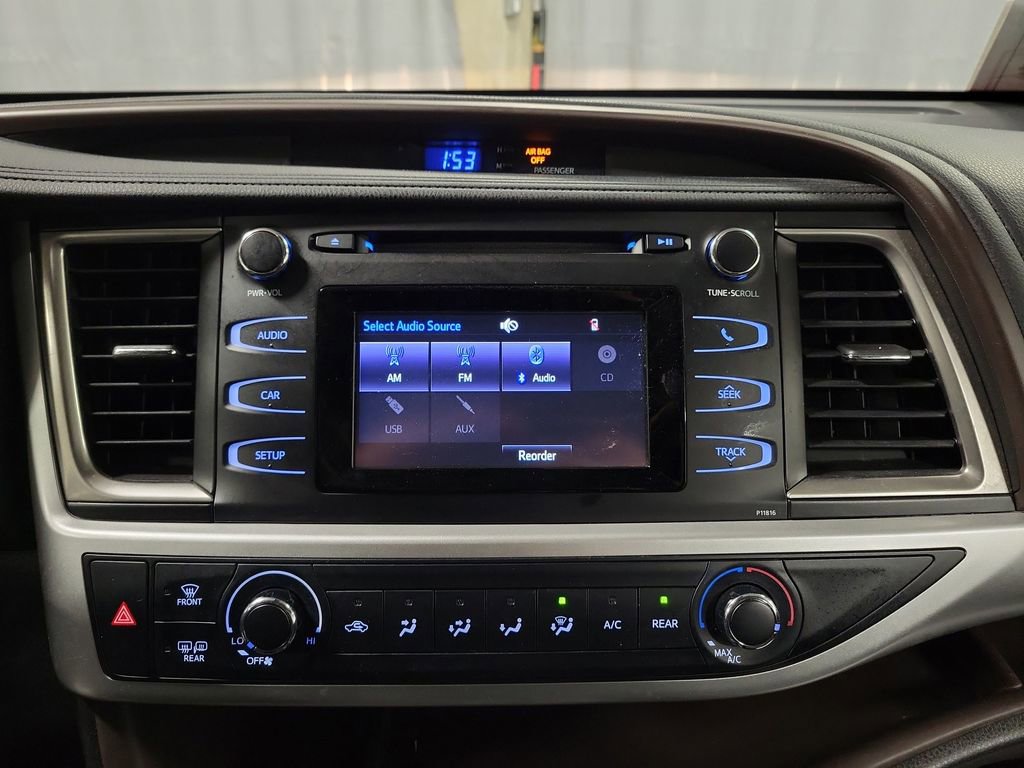 Used 2019 Toyota Highlander LE image 17