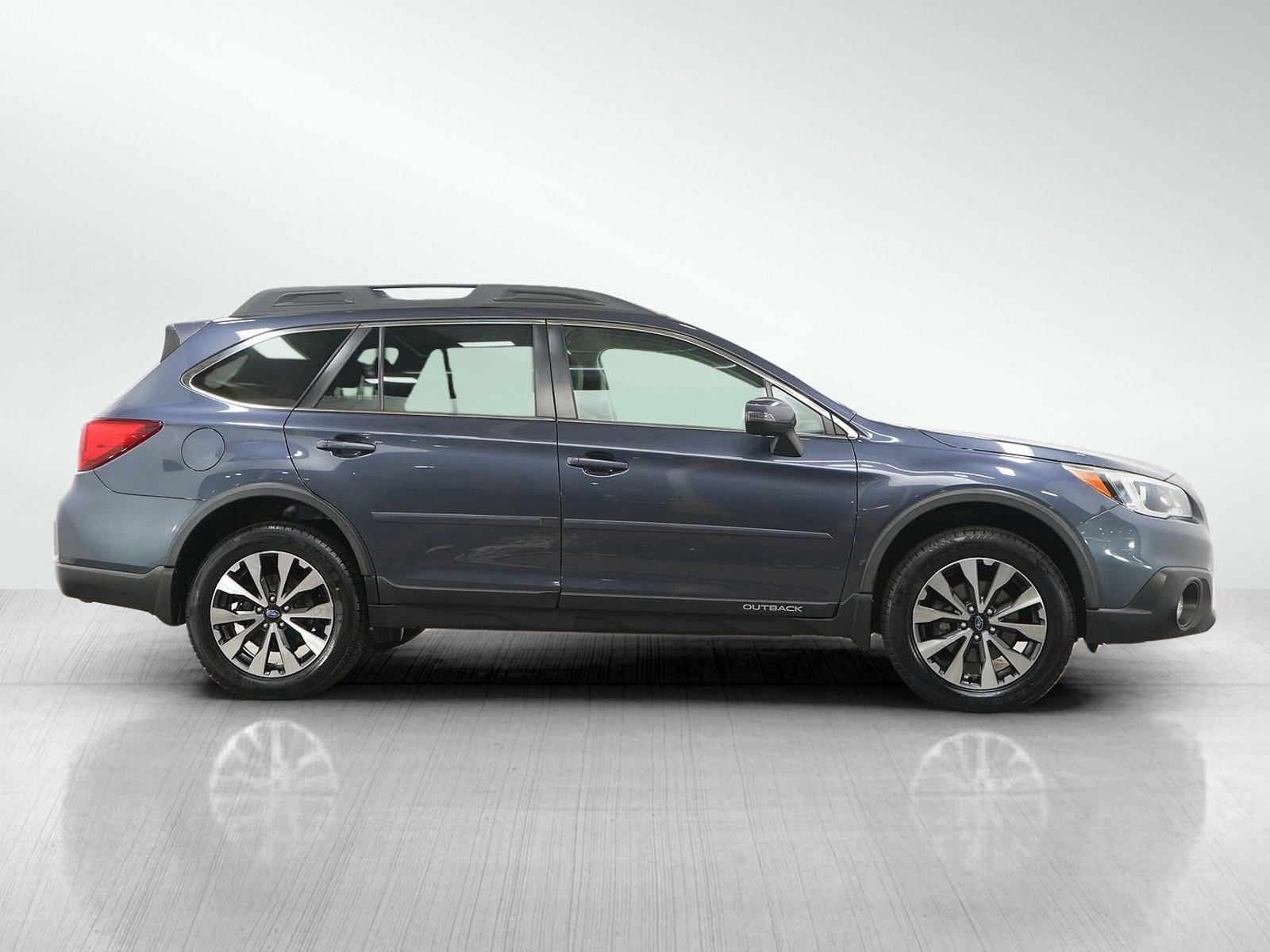 Used 2017 Subaru Outback 3.6R Limited AWD/4WD image 6