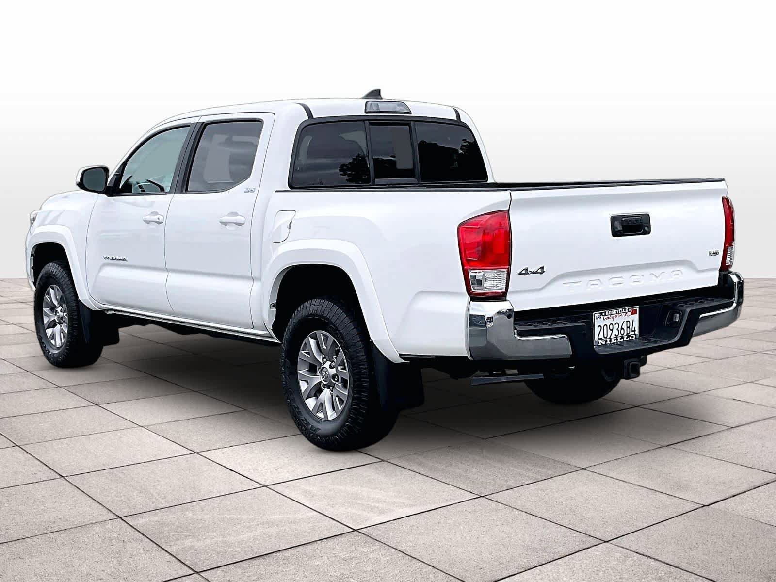 Used 2016 Toyota Tacoma SR5 w/ SR5 Appearance Package (DN) image 13
