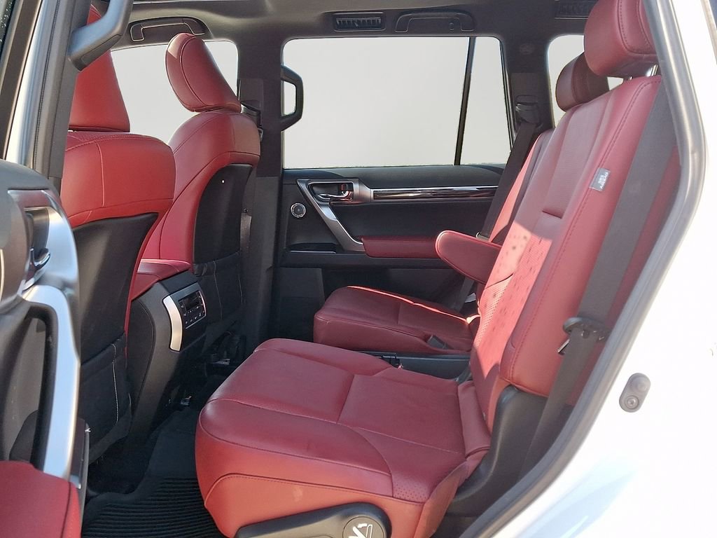 Used 2023 Lexus GX 460 Luxury w/ Sport Design Package AWD/4WD image 8